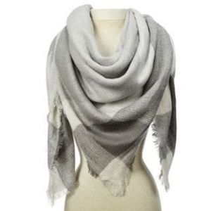 NWT! ✨ A&I Grey/Lilac Cozy Blanket Fringed Scarf